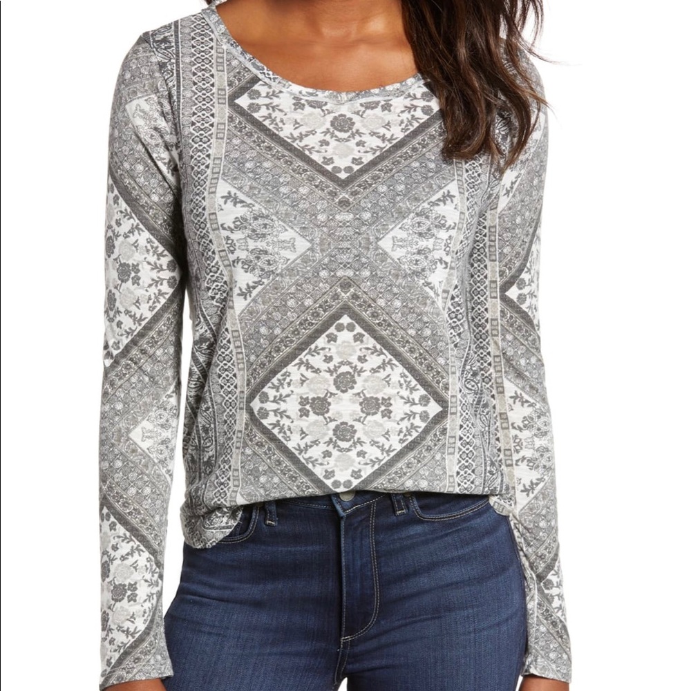 Black and White Tapestry Print Blouse